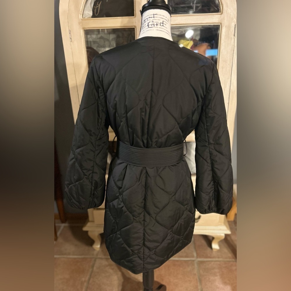 Banana Republic Water-Resistant Quilted Coat NWOT - Picture 4 of 9